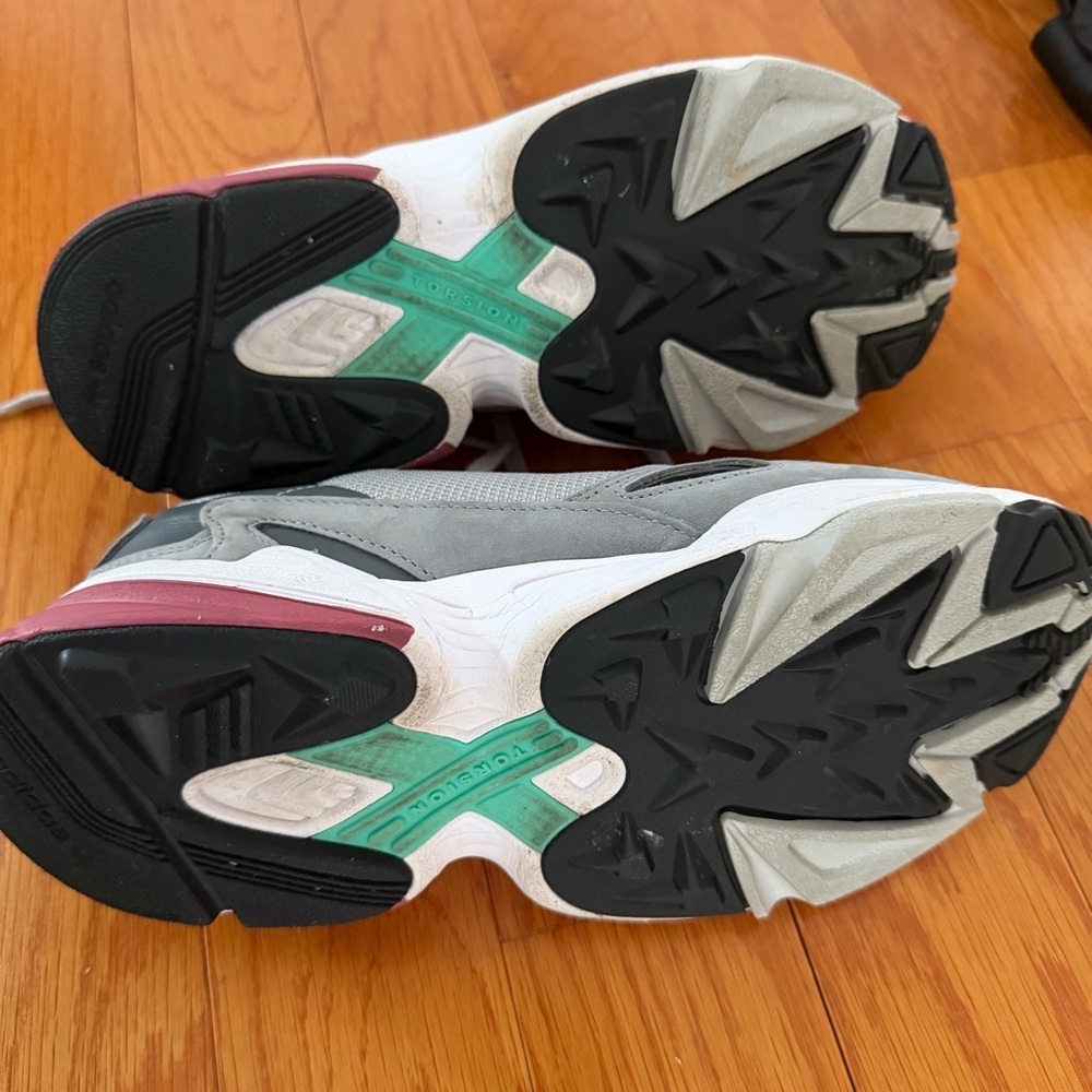 Adidas Originals Falcon Gray Sneakers Women’s Size 7.5 Retro Running Shoe - Picture 3 of 11